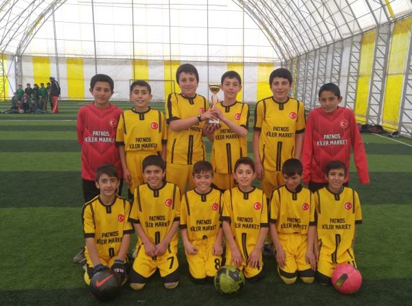 Okulumuz Küçükler Futbol Takımımız ilçemizde düzenlenen Futbol Turnuvasında 3.`lük kupası kazandı.